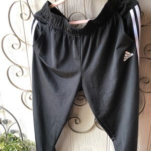 Adidas loose joggers with pockets